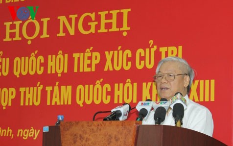 Party leader Nguyen Phu Trong meets voters in Hanoi - ảnh 1